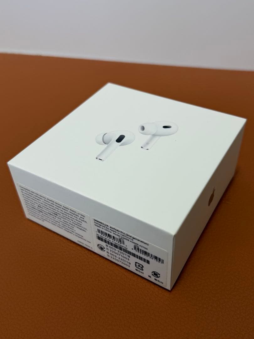【美品】 Apple AirPods Pro２ (Lightning）新品交換済