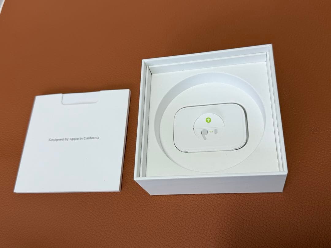 【美品】 Apple AirPods Pro２ (Lightning）新品交換済