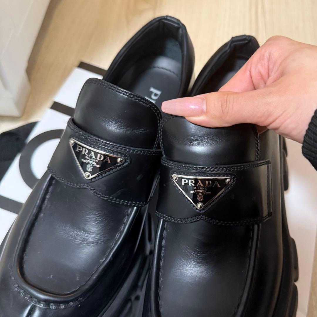 PRADA プラダ モノリス ブラッシュドレザー ローファー