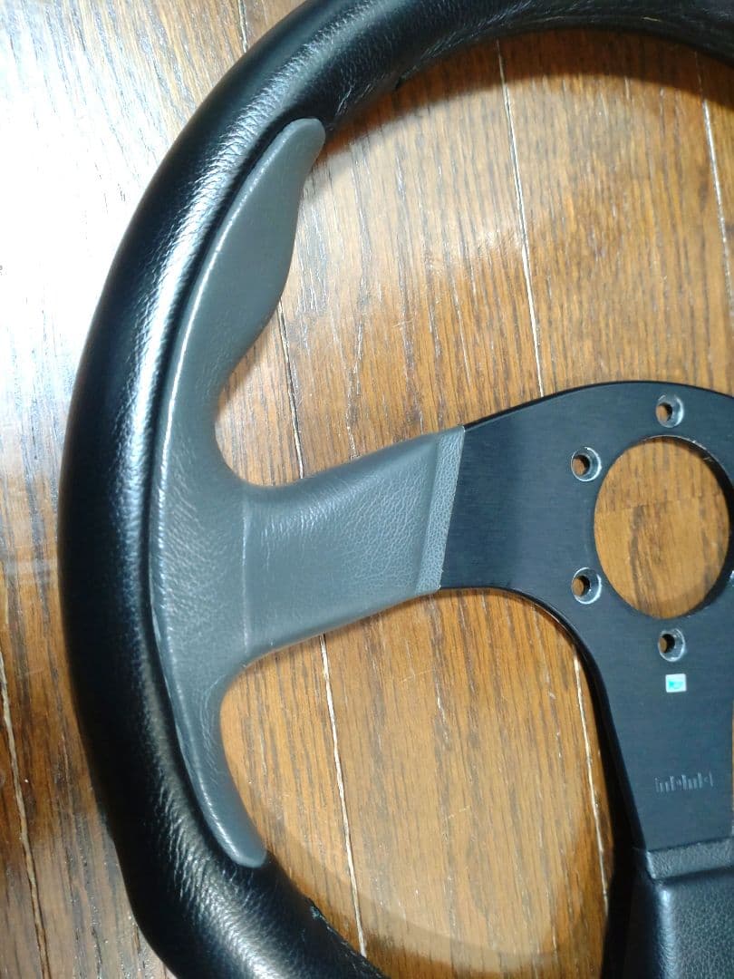 MOMO ステアリング TYP D35 KBA 70116