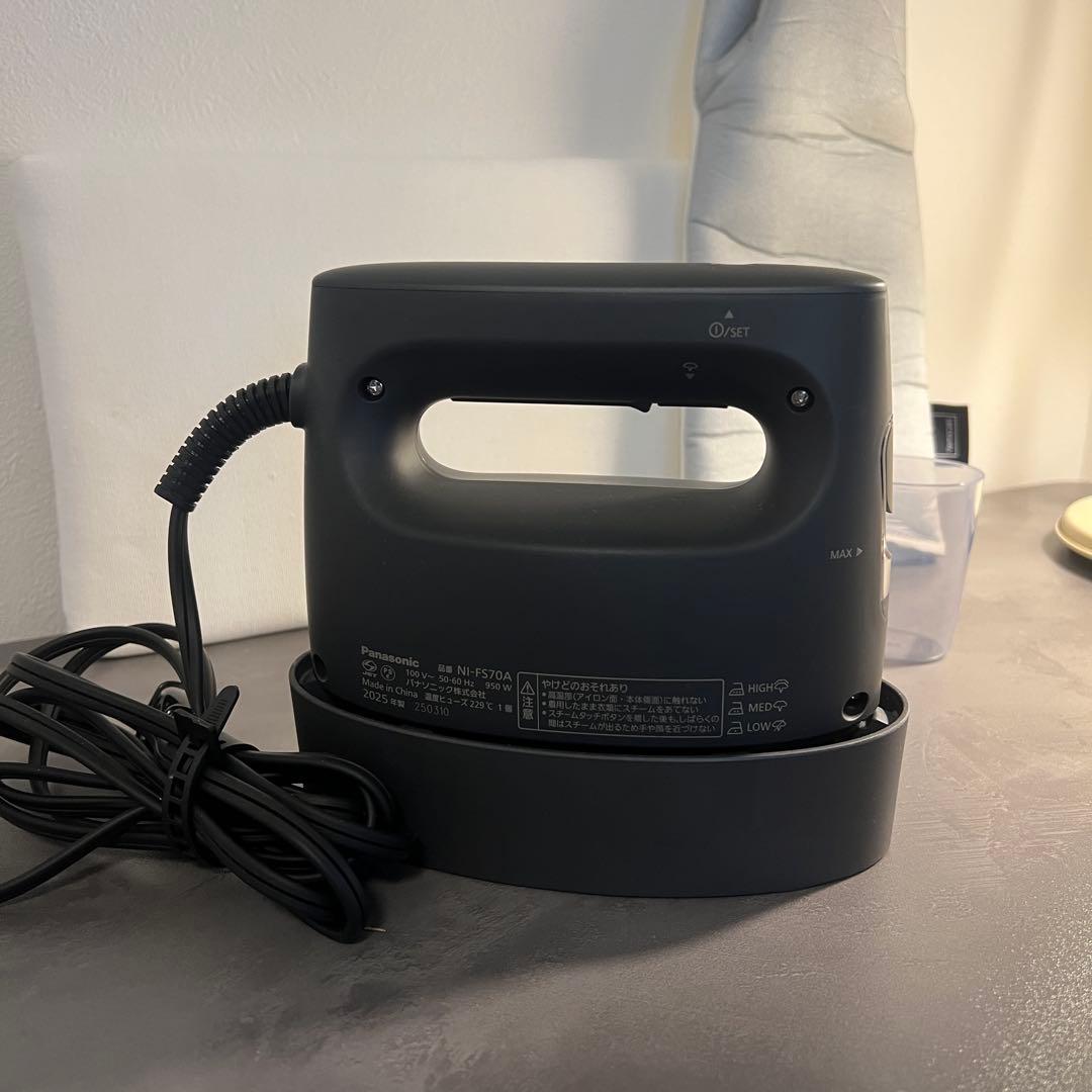 Panasonicスチームアイロン NI-FS70A-K カームブラック