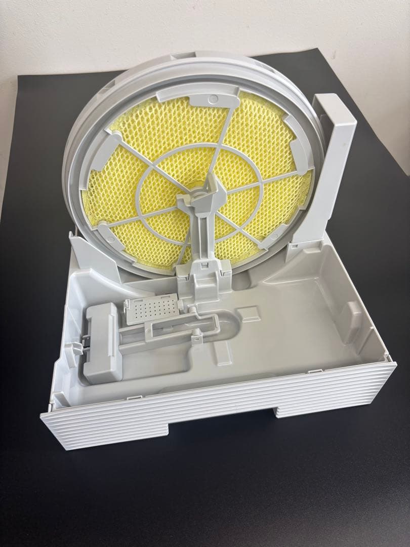 【ほぼ新品】DAIKIN ダイキン　空気清浄機 MCK70ZE2-W