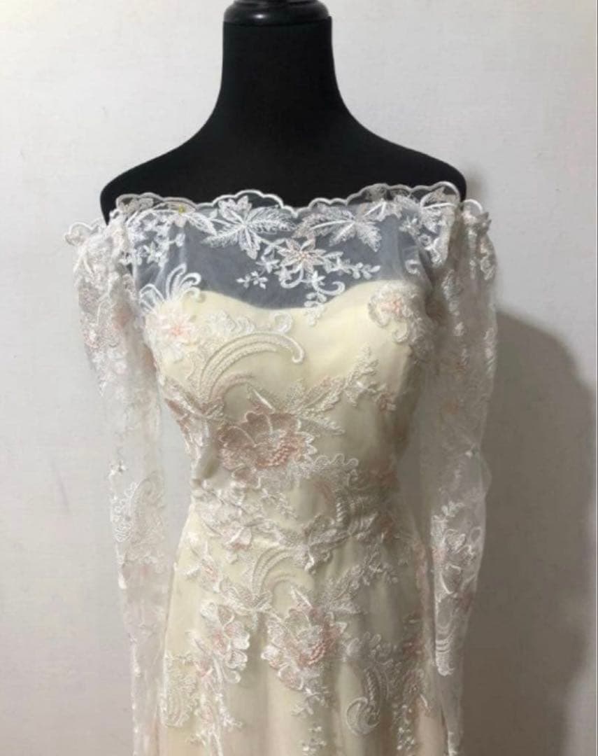 ウェディングドレス アイボリー レース オフショルダー ドレスプロダクション