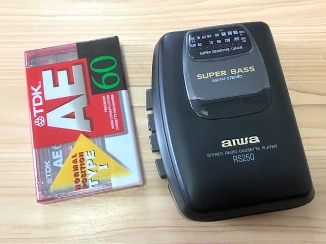 超重低音機 整備済完全動作品 AIWA HS-RS250 ラジオ内蔵 ブラック