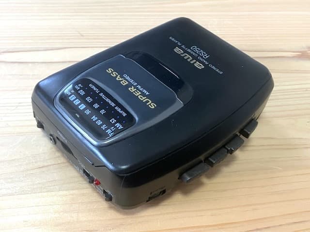 超重低音機 整備済完全動作品 AIWA HS-RS250 ラジオ内蔵 ブラック