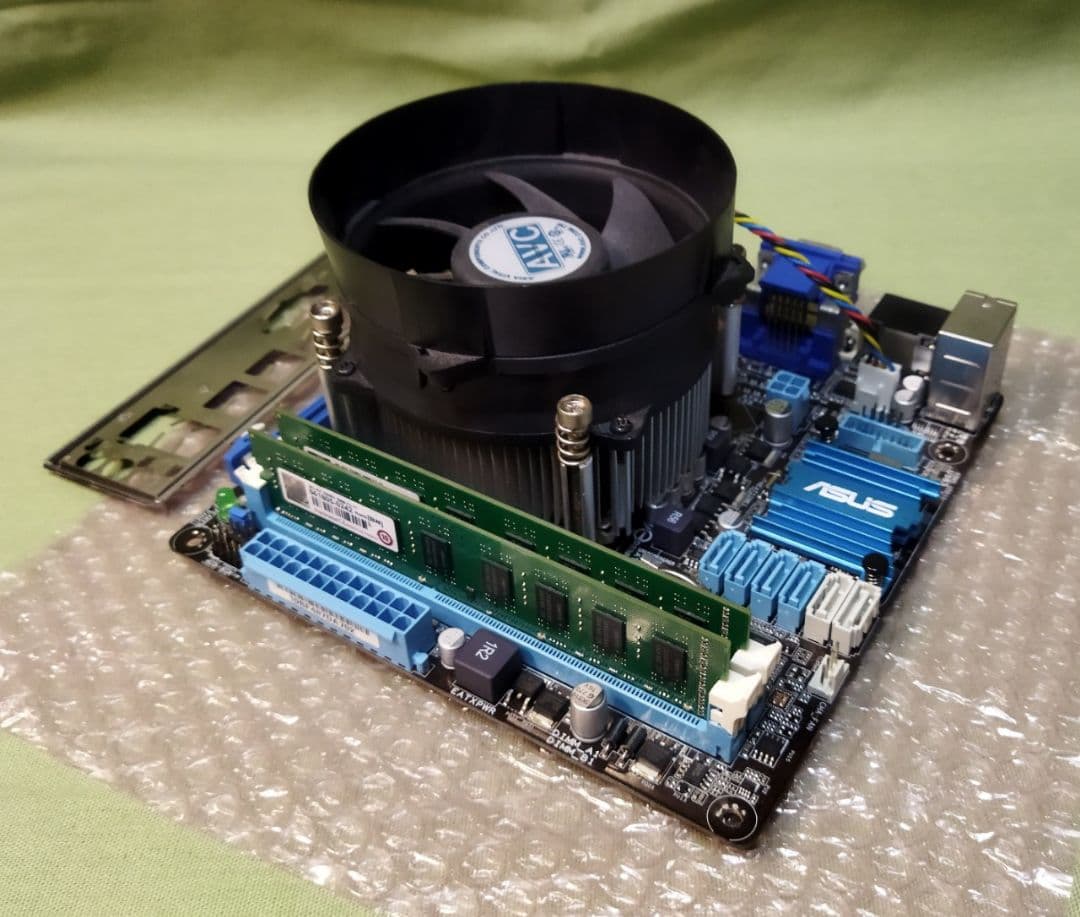 Mini-ITX ASUS P8H77-I Core i7付 マザーボード