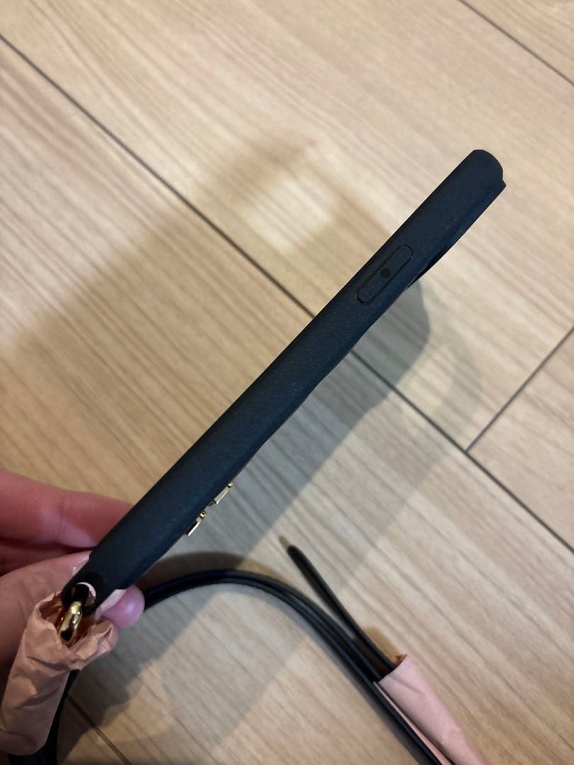MiuMiu iPhone 15pro ケース ショルダー付