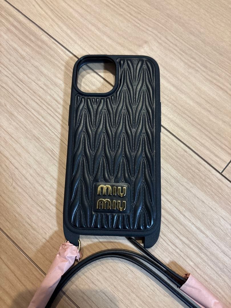 MiuMiu iPhone 15pro ケース ショルダー付