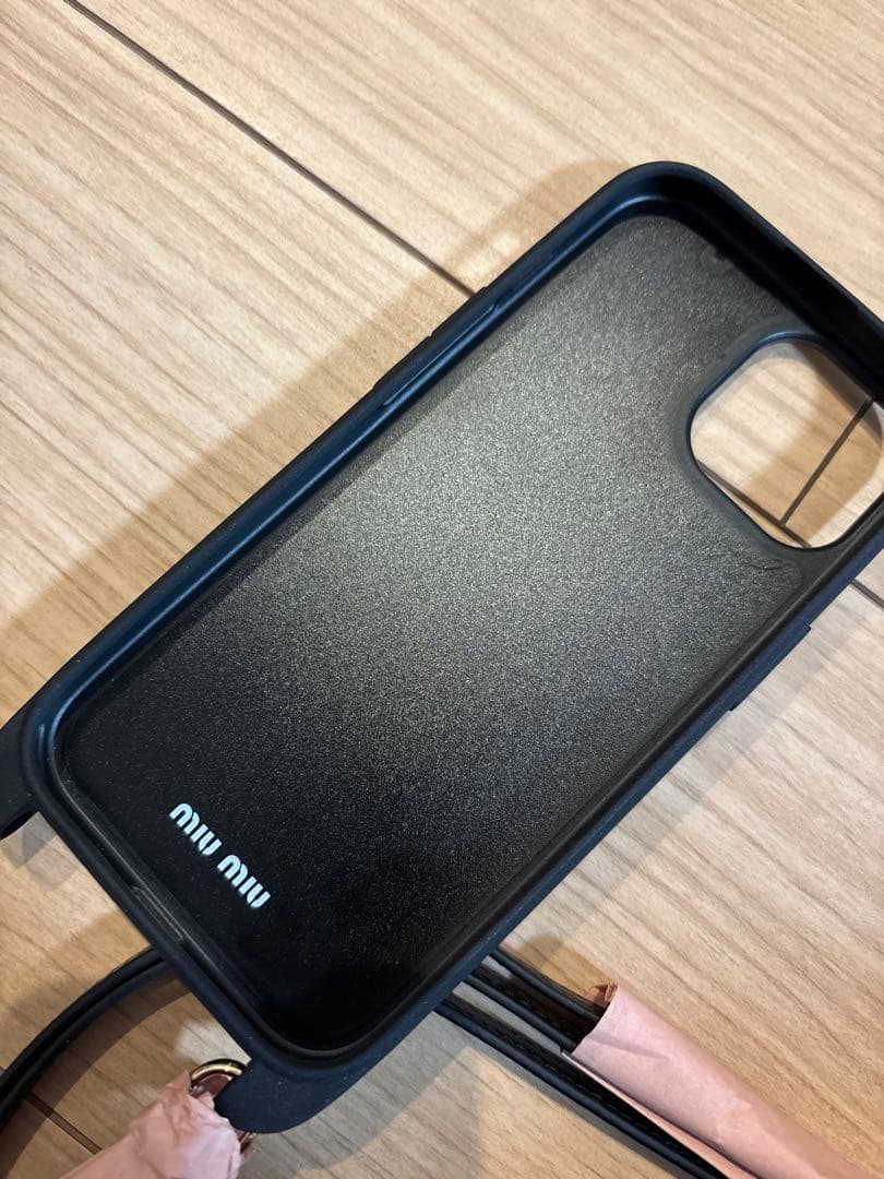 MiuMiu iPhone 15pro ケース ショルダー付