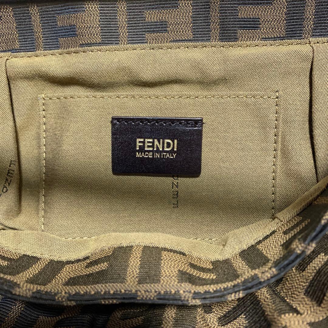 Fendi ロゴ入りショルダーバッグ ブラウン