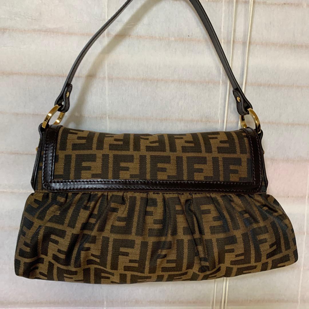 Fendi ロゴ入りショルダーバッグ ブラウン