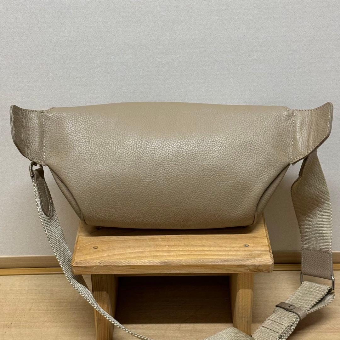 希少！A.D.M.J. 牛革シュリンク型押し　クロスボディバッグ　アク