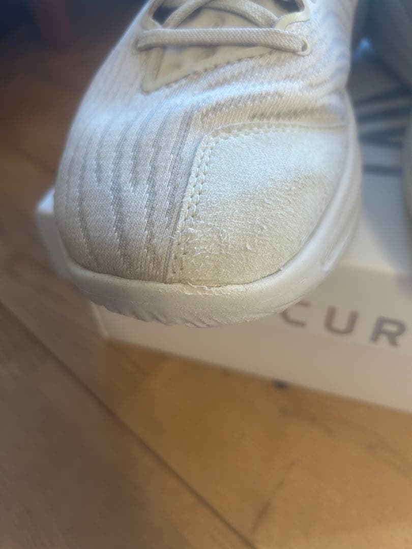 CURRY12 エアクッション付きホワイトスニーカー