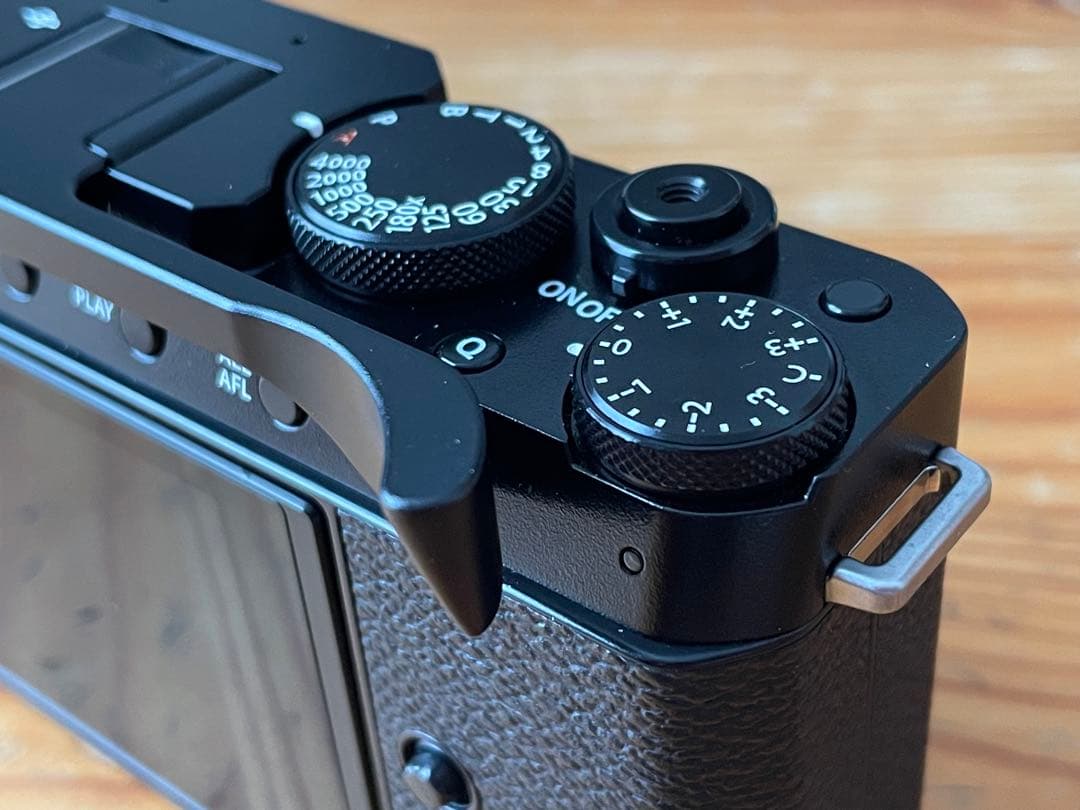 【美品】FUJIFILM X-E4 ボディ