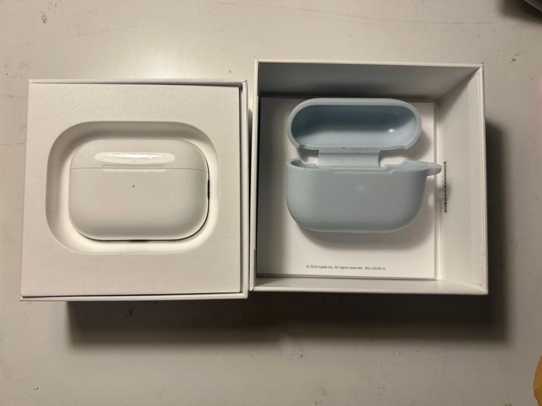 t*a様 AirPods Pro 第2世代　ケース付き