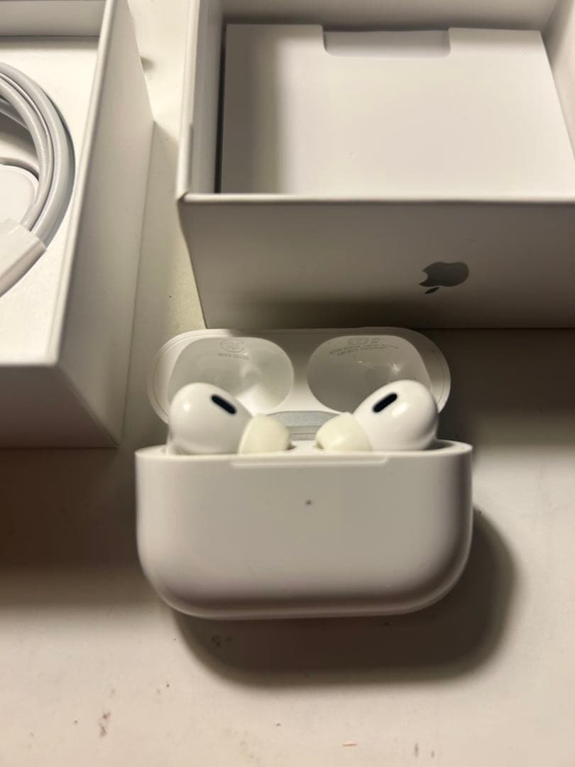 t*a様 AirPods Pro 第2世代　ケース付き