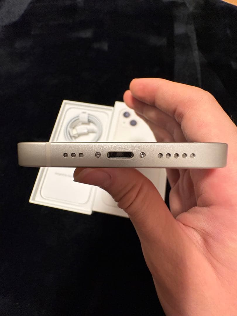 iPhone13本体 スターライト128GB