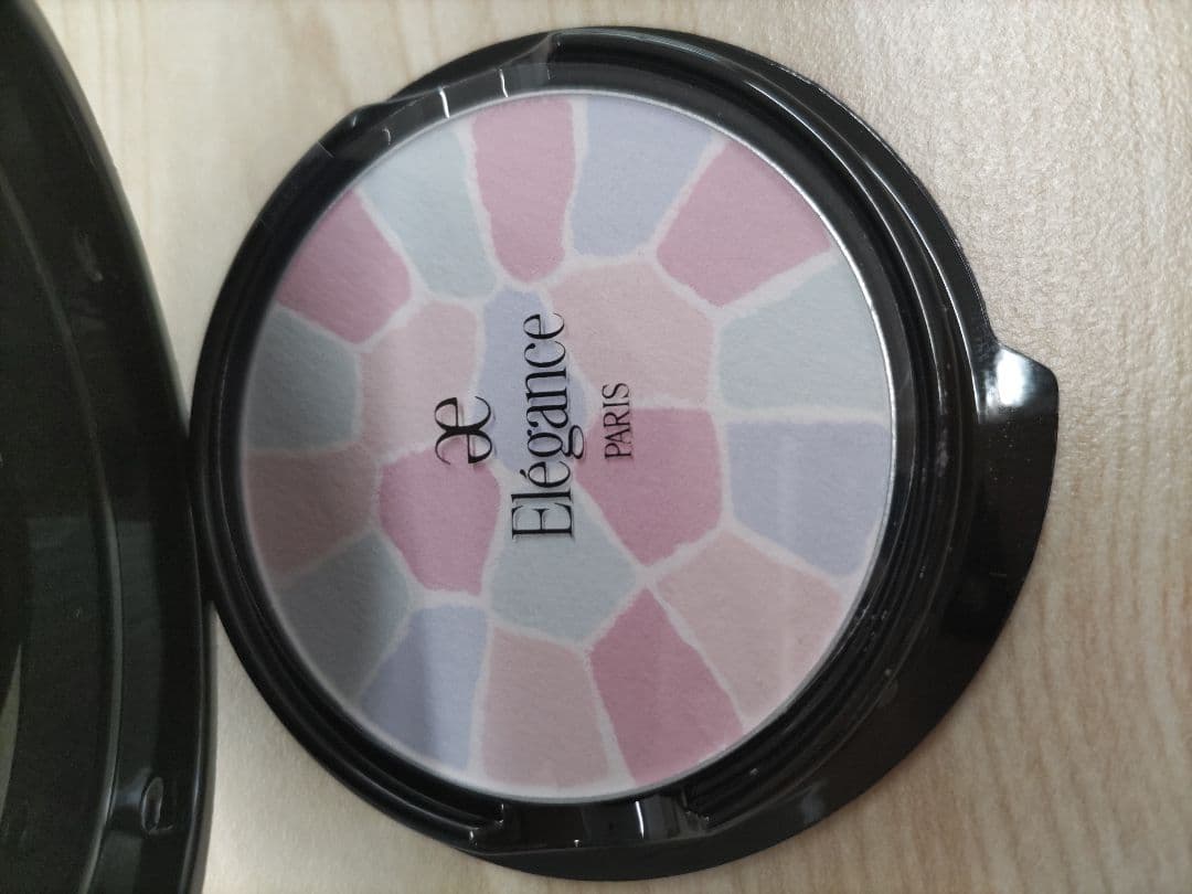 エレガンス　ラ フードル オートニュアンス プレストパウダー　Ⅷ　8.8グラム