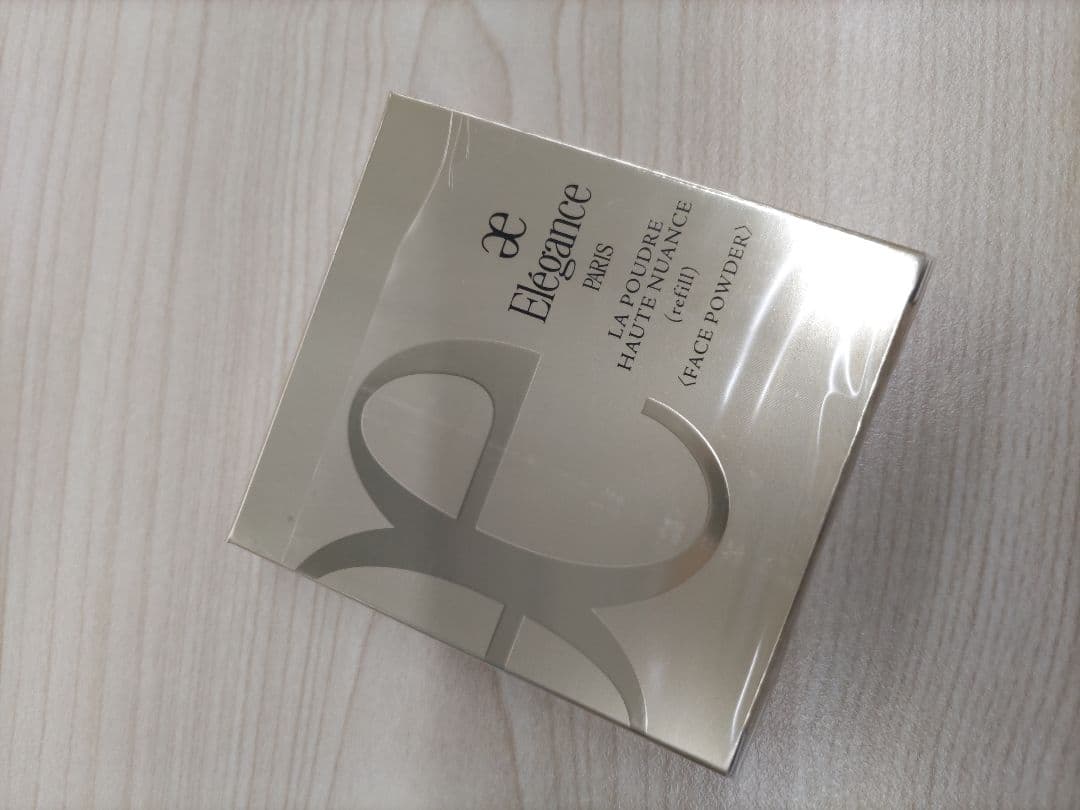 エレガンス　ラ フードル オートニュアンス プレストパウダー　Ⅷ　8.8グラム