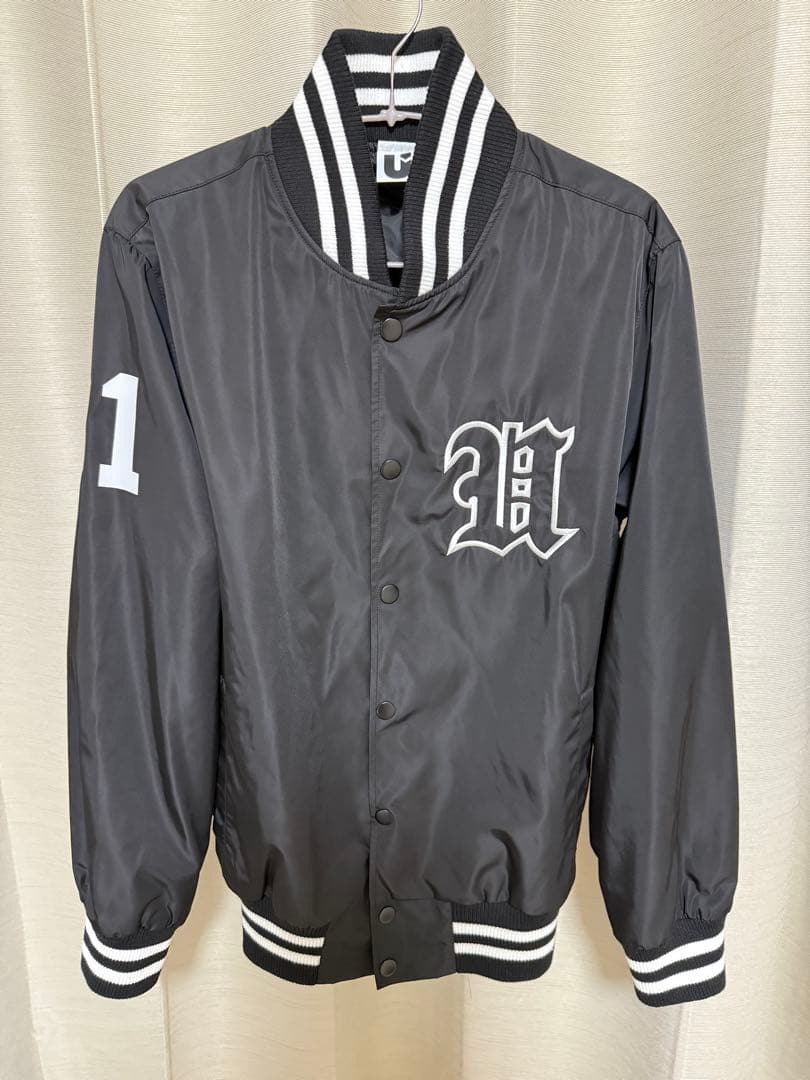 UVER スタジャン