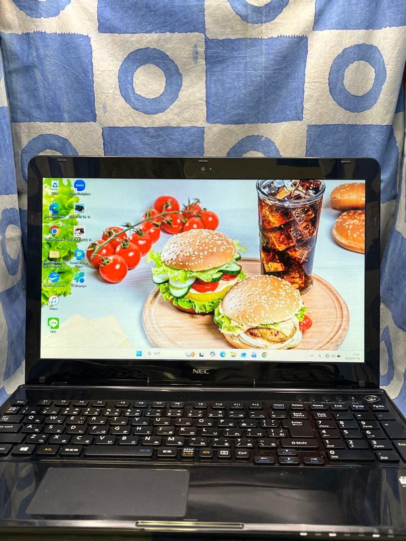 綺麗ブルーレイ☆快適SSD☆大人な黒ノートパソコン♪カメラ付！Windows11