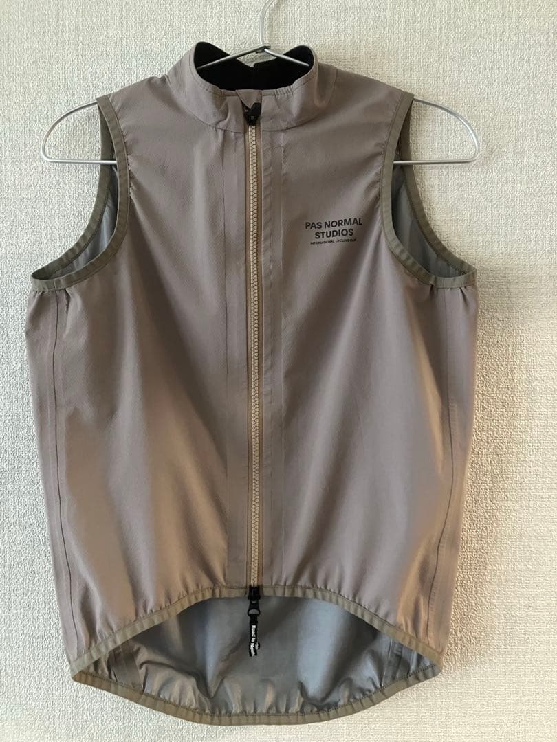 pasnormal studio ジレ