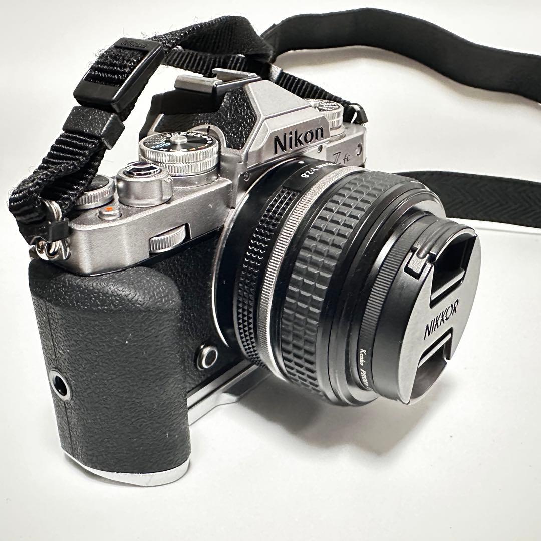 Nikon Zfc 28/2.8 SE Kit SmallRig グリップ付
