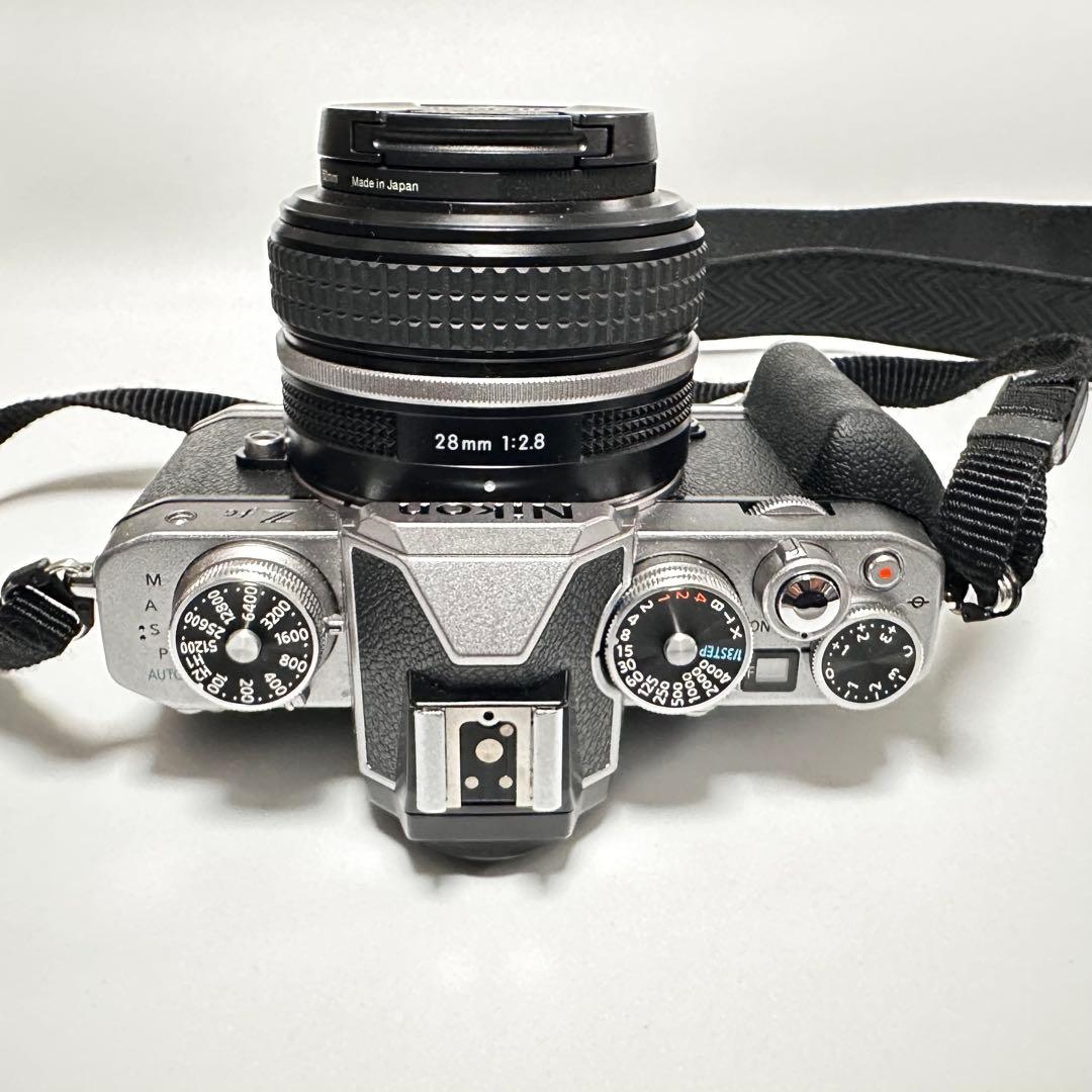 Nikon Zfc 28/2.8 SE Kit SmallRig グリップ付