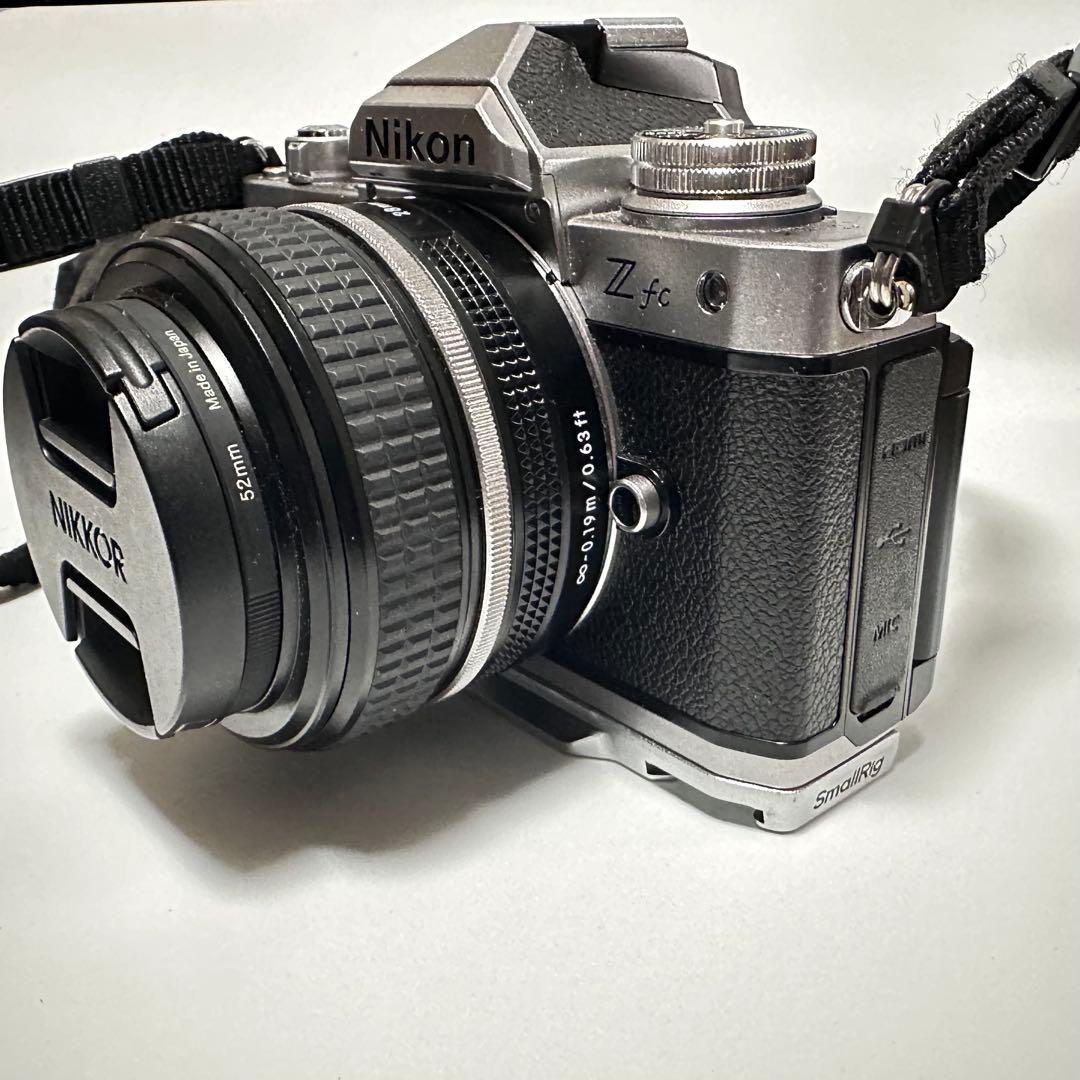 Nikon Zfc 28/2.8 SE Kit SmallRig グリップ付