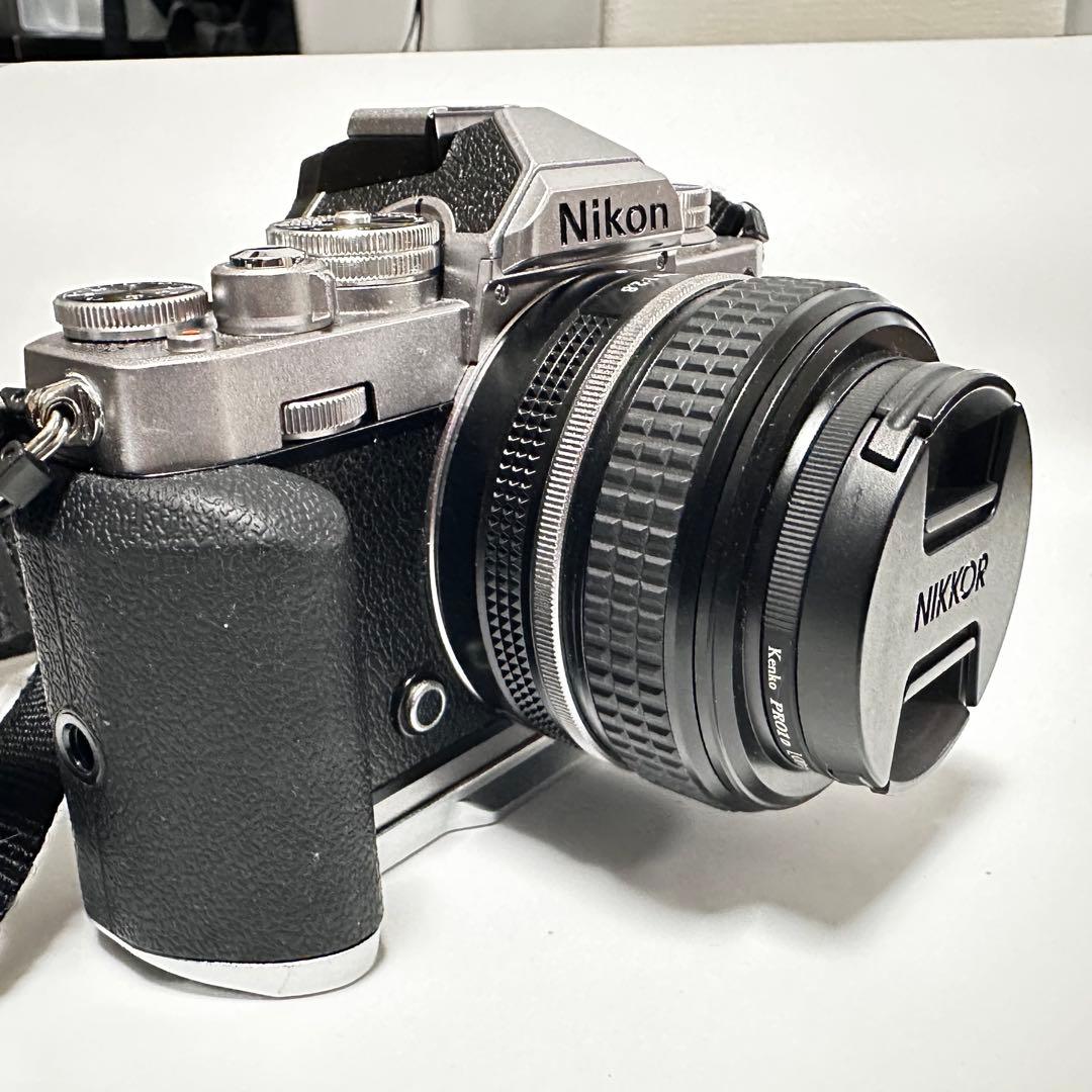 Nikon Zfc 28/2.8 SE Kit SmallRig グリップ付