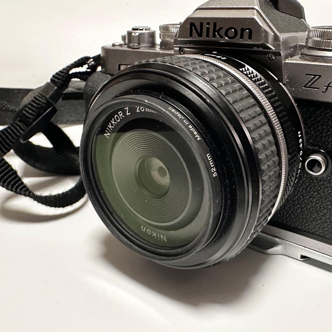 Nikon Zfc 28/2.8 SE Kit SmallRig グリップ付