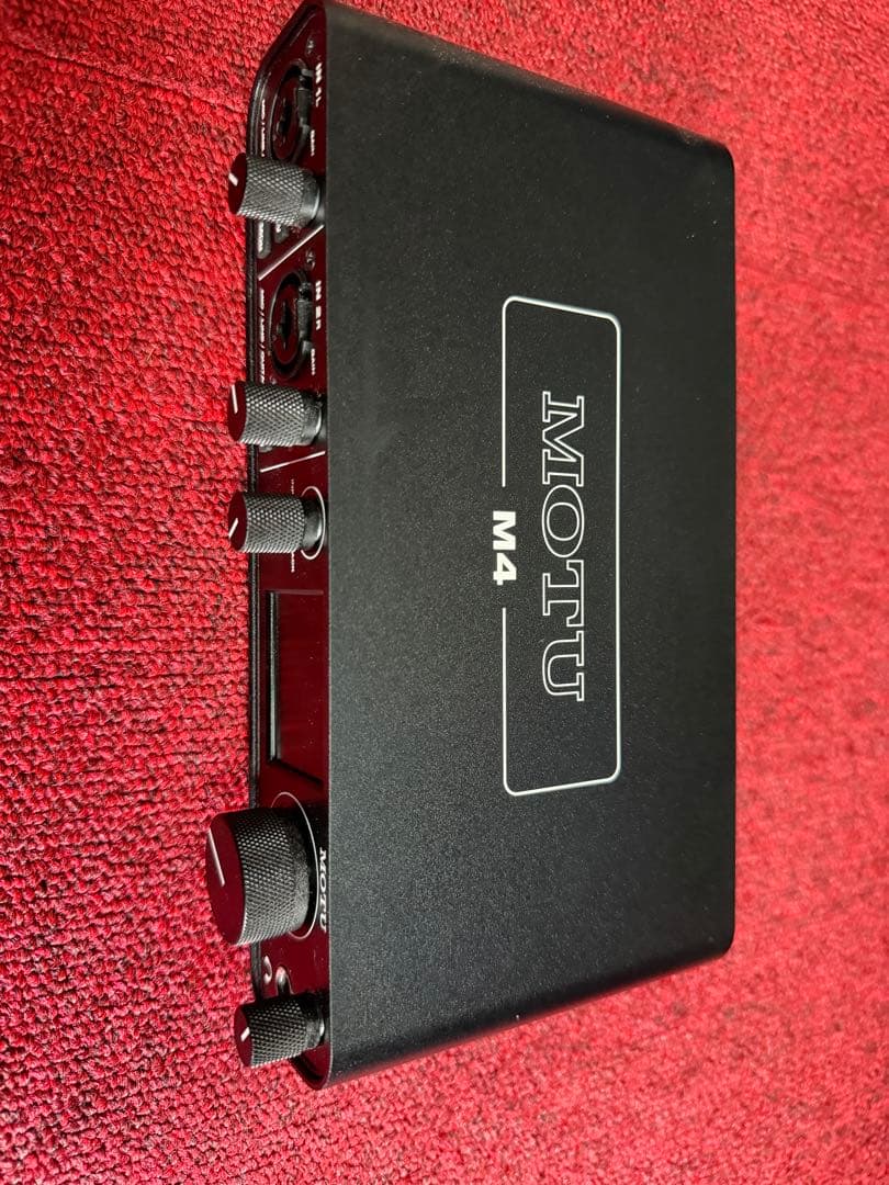 アンプ MOTU M4