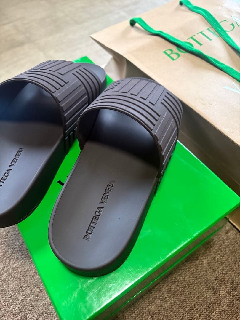 BOTTEGA VENETA ダークブラウン サンダル