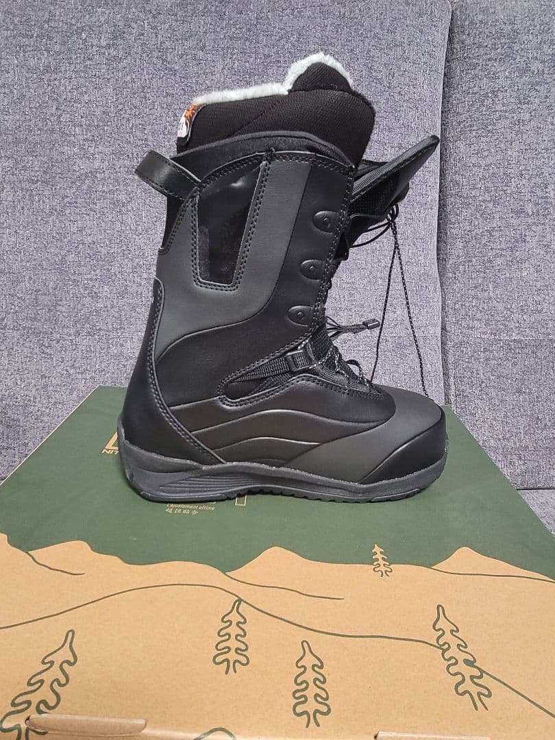 ナイトロ　NITRO CROWN TLS 黒 23.5cm　23-24箱付