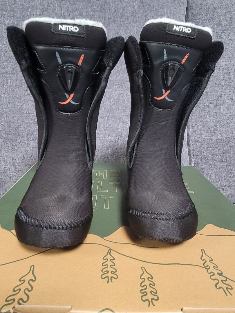 ナイトロ　NITRO CROWN TLS 黒 23.5cm　23-24箱付