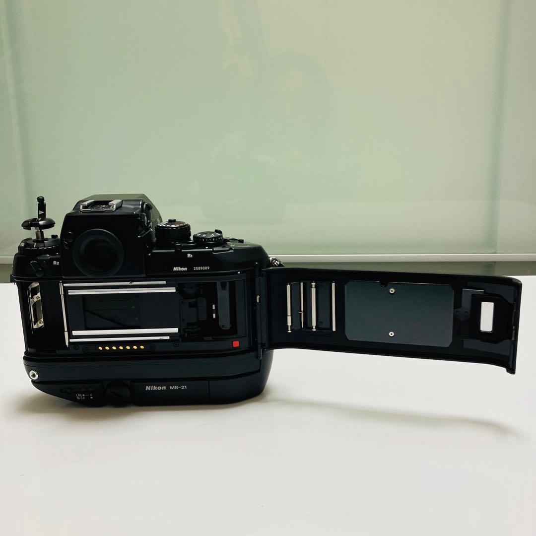 [動作品]Nikon F 4S フィルムカメラ ボディ MB-21付属