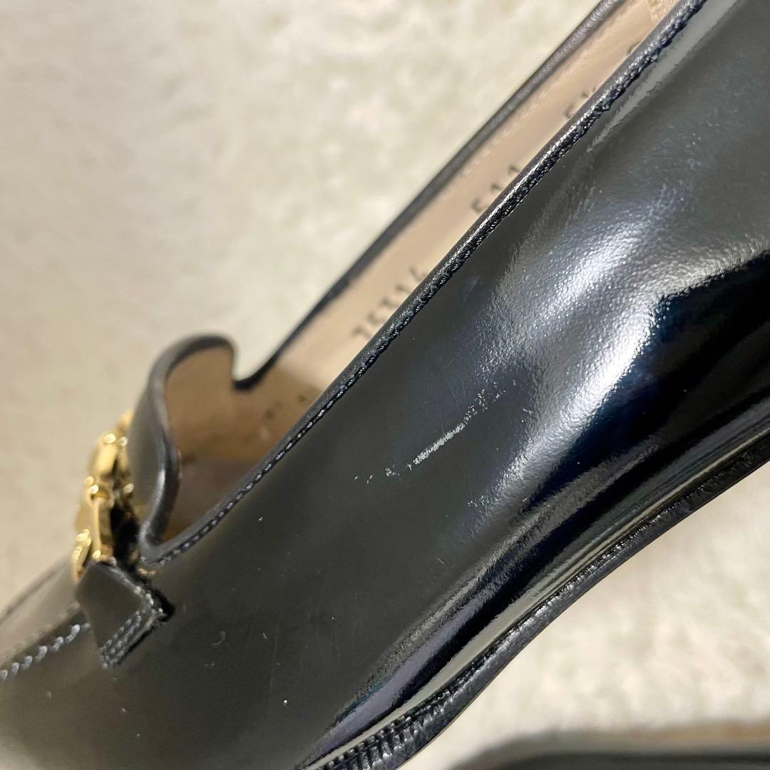 未使用級 サルヴァトーレフェラガモ ヴァラ ゴールド チェーンモチーフローファー