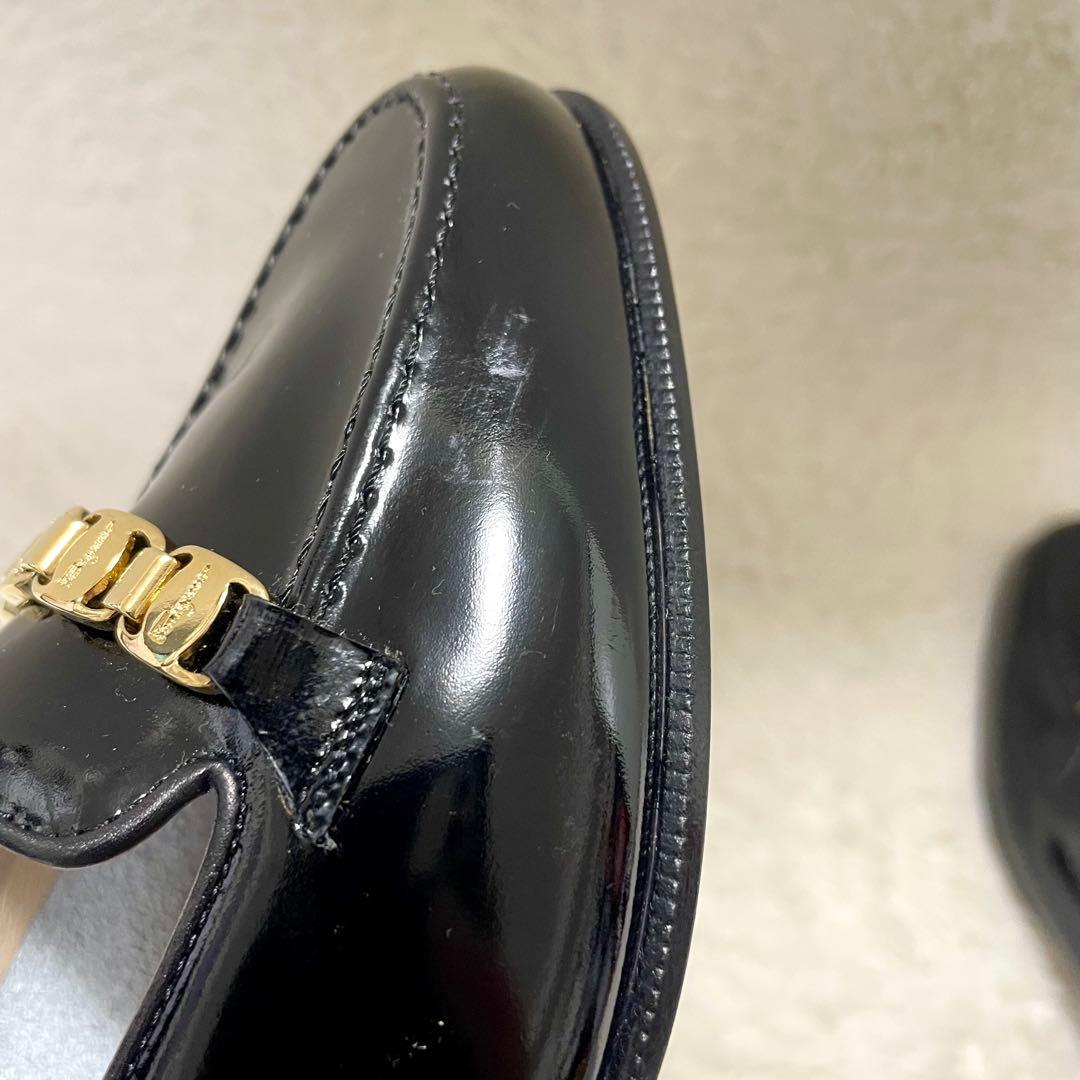 未使用級 サルヴァトーレフェラガモ ヴァラ ゴールド チェーンモチーフローファー