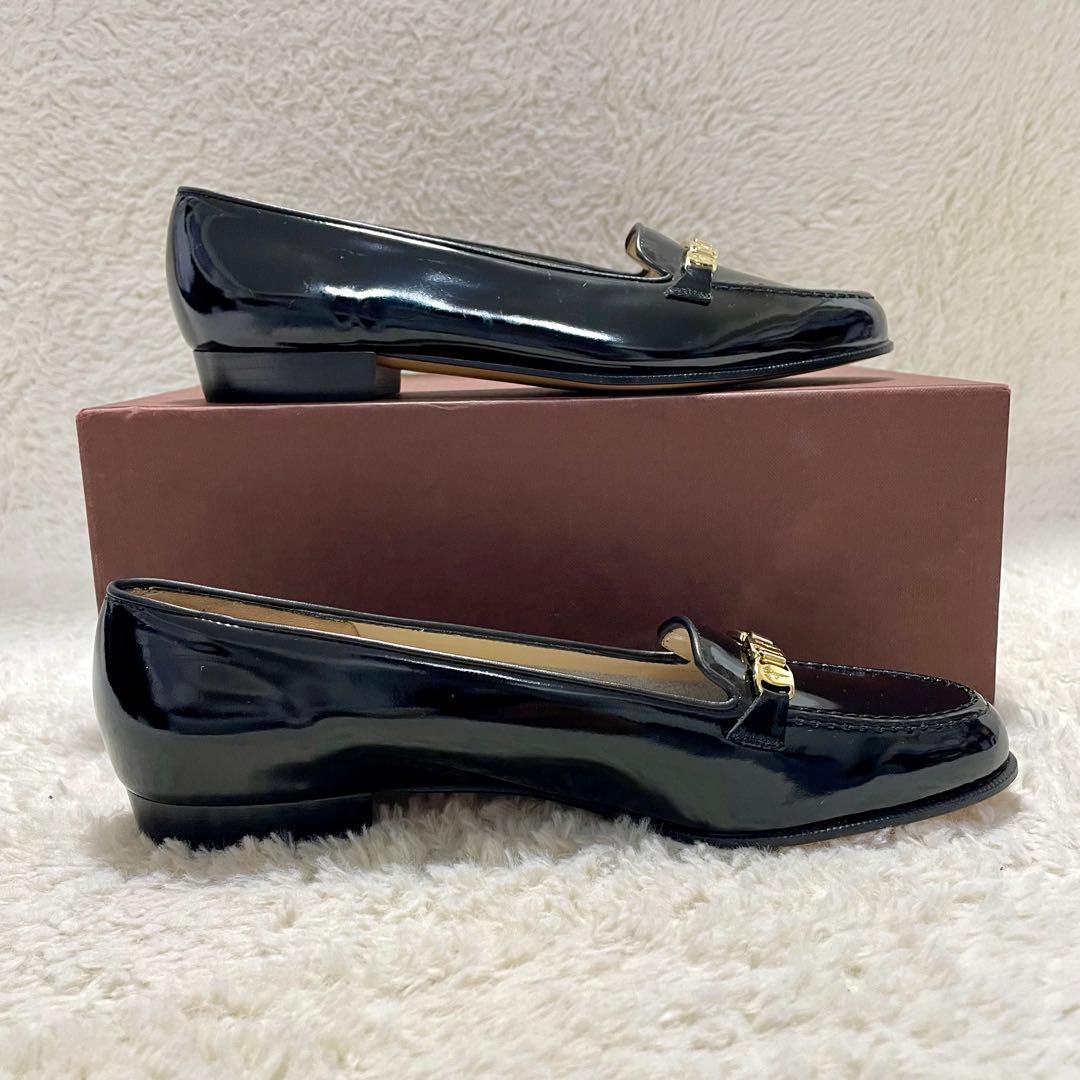 未使用級 サルヴァトーレフェラガモ ヴァラ ゴールド チェーンモチーフローファー