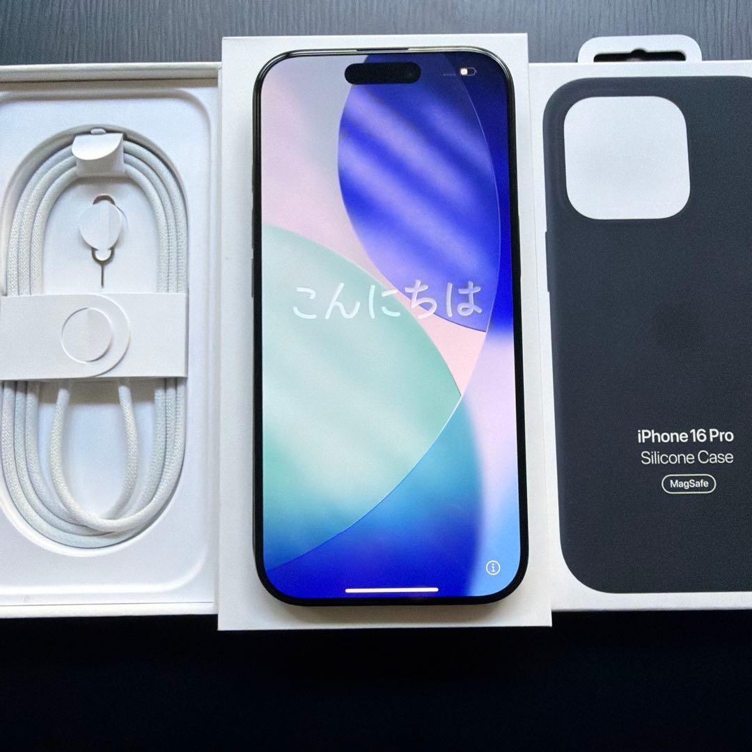 iPhone 16 Pro 128GB ブラックチタニウム純正シリコンケース付
