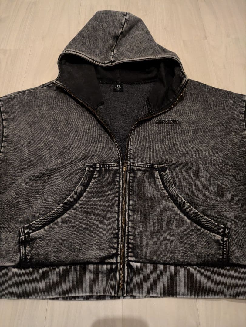 MAZZEL ジップアップパーカー　Mサイズ