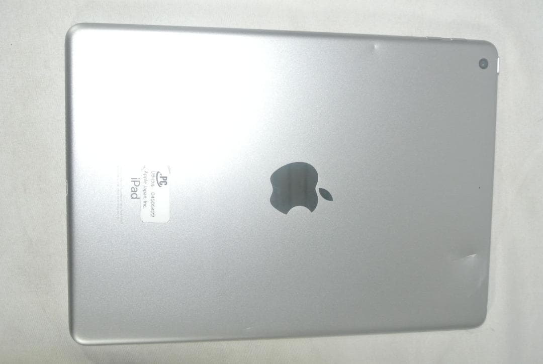Apple iPad(第6世代) 9.7インチMR7F2J/A Wi-Fi中古品