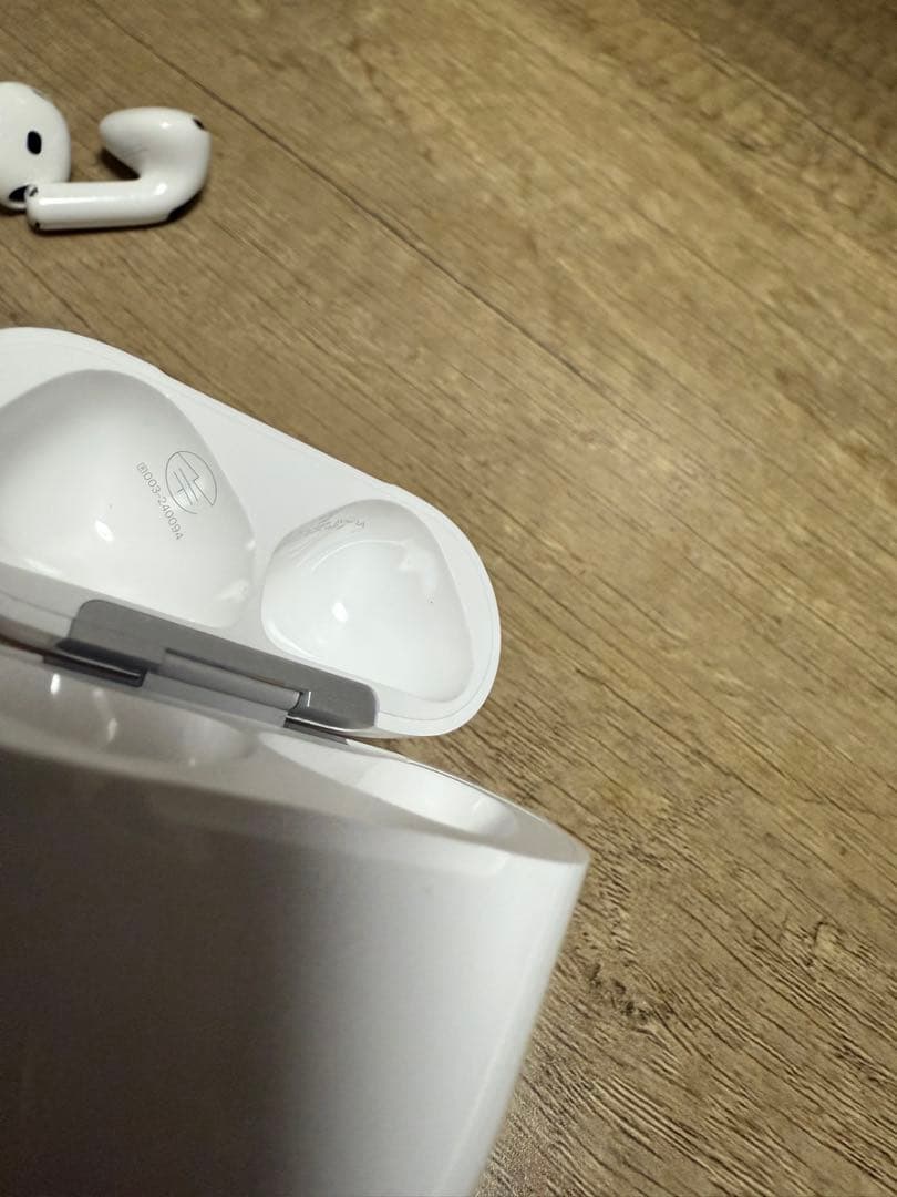 patapataAirPods4 ノイキャン搭載 AppleCare付き
