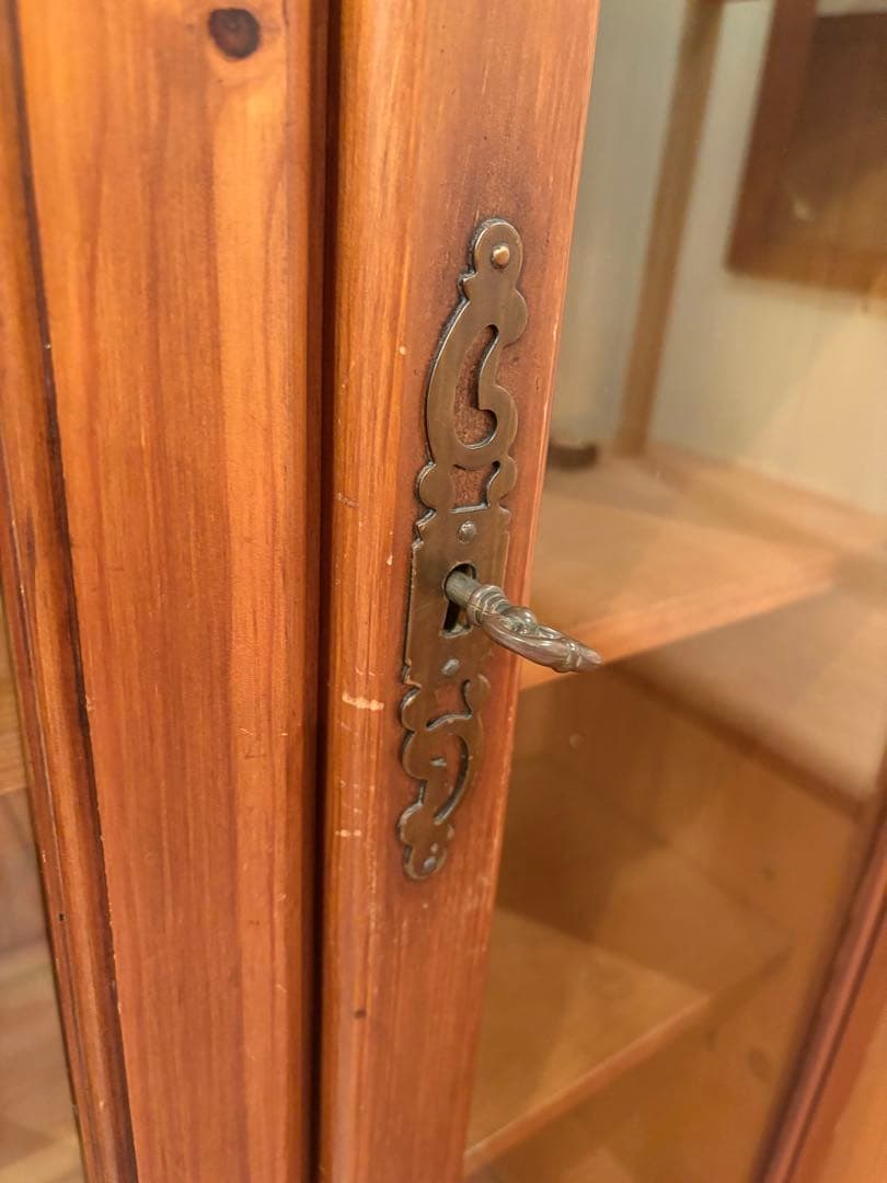 アクタス取扱　スペイン　タイル　書棚　本棚