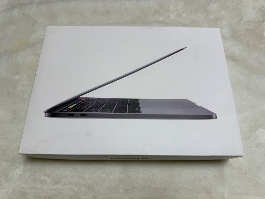 MacBookPro イラレ フォトショ付き 2018 16GB 512GB