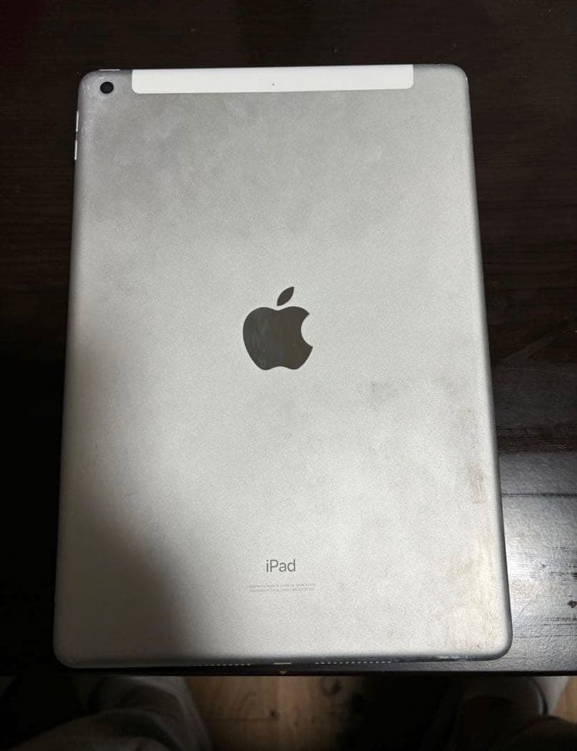 Apple iPad 第8世代 10.2インチ シルバー 本体