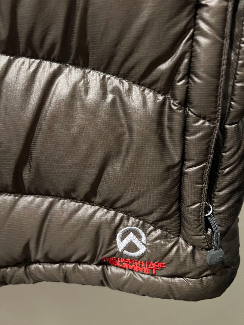THE NORTH FACE アコンカグアダウンベストM ブラウン