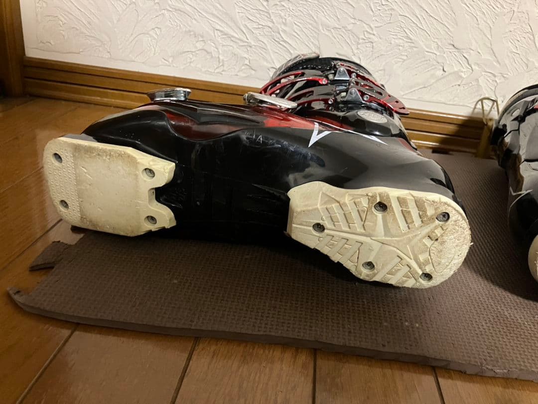 ATOMIC アトミック　スキーブーツ 27〜27.5cm 足幅広め 　保温性高