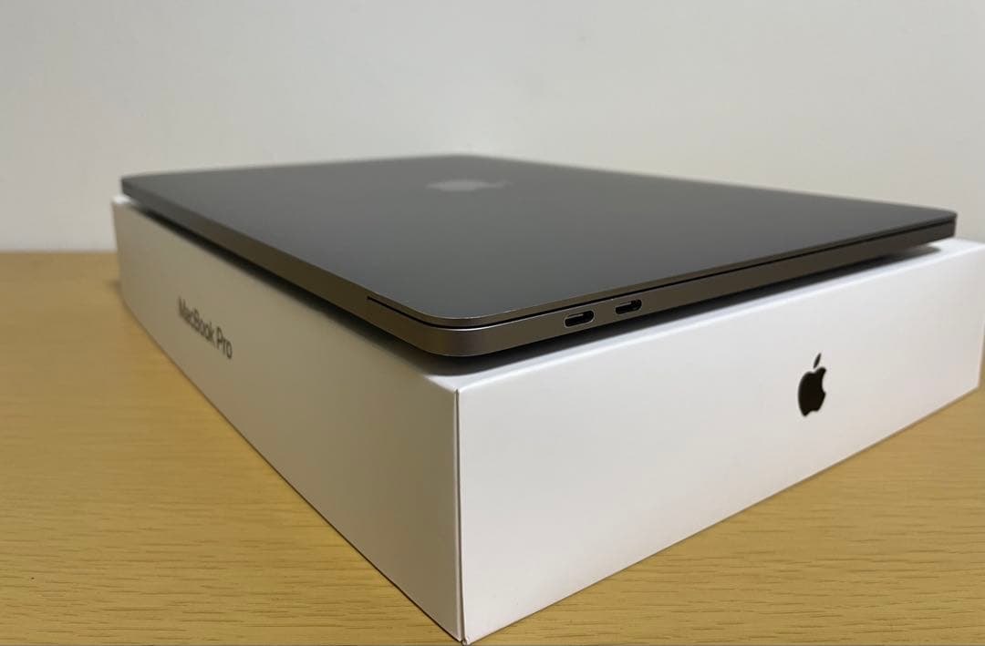 美品 MacBook Pro 2020 Core i7/16GB/500GB