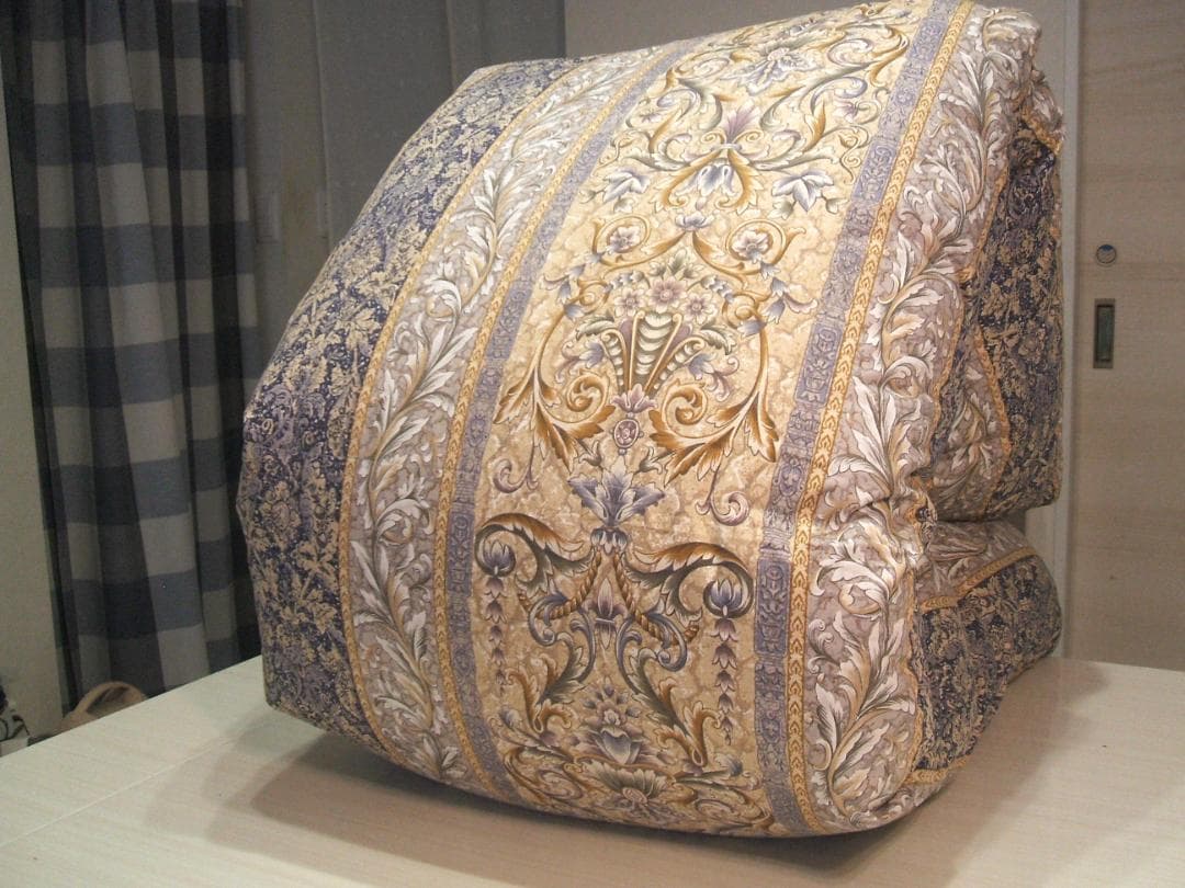 限定枚数＊新品＊五ッ星ロイヤル＊＊フランス９３％＊１，３キロ（増量）羽毛布団ＳＢ